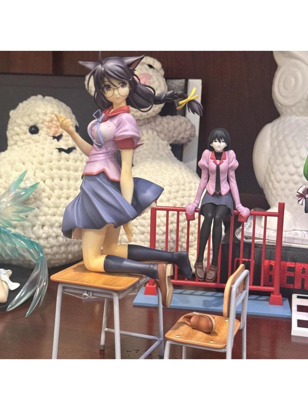 Tsubasa Hanekawa scale figure